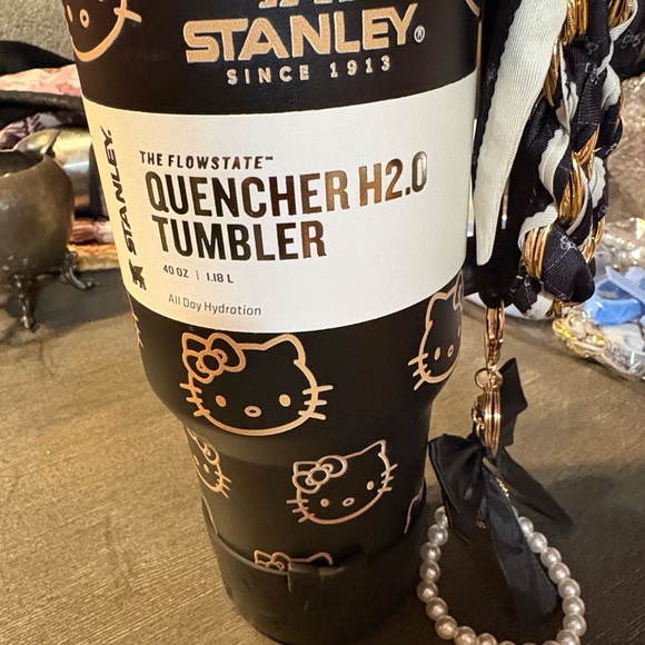 Stanley Black Tumbler with Rose-Gold Hello Kitty Accents - Picture 10 of 10